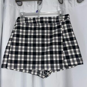 Never worn! Checkered skort!